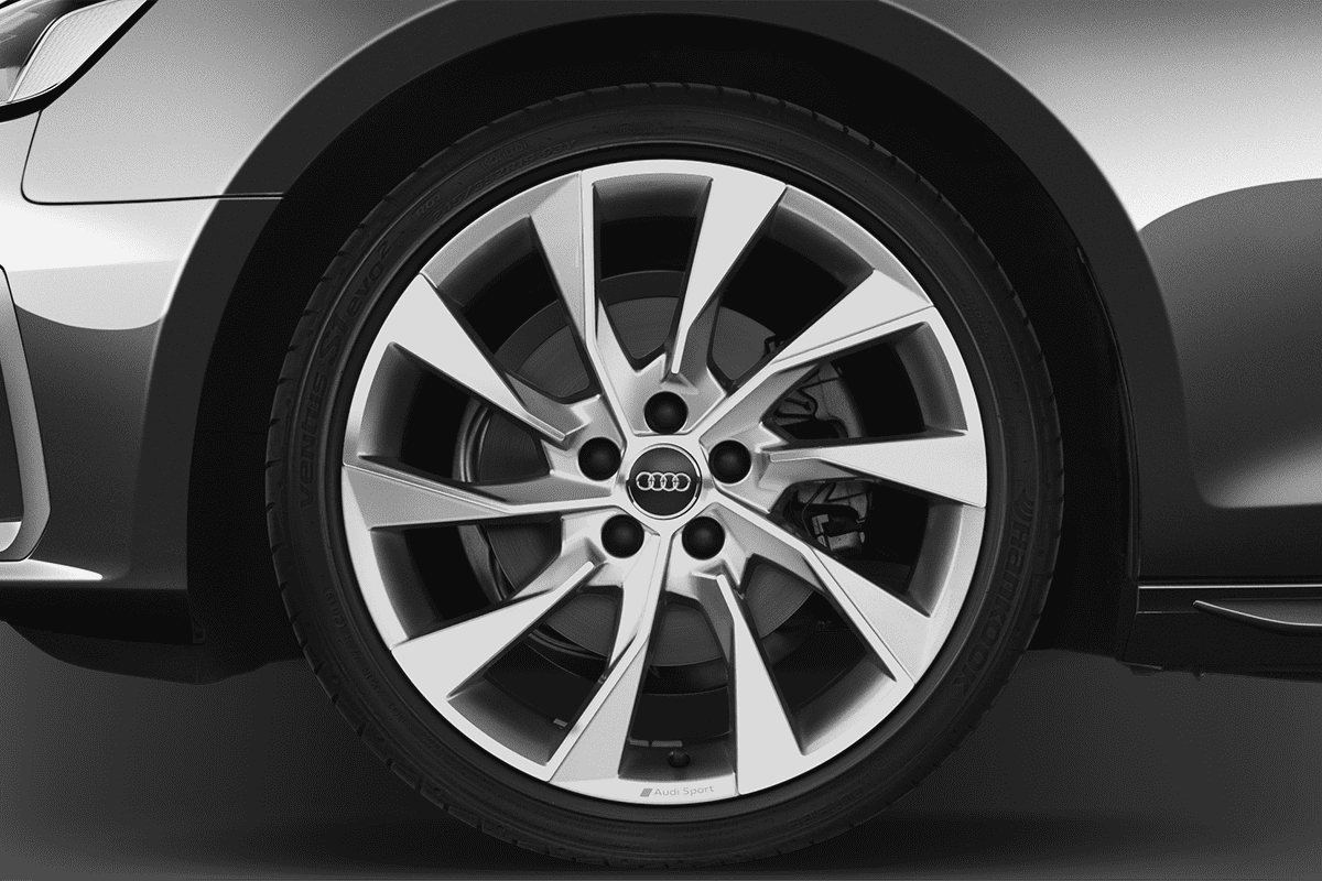 Radkappe oder Felge eines Audi A4 Avant