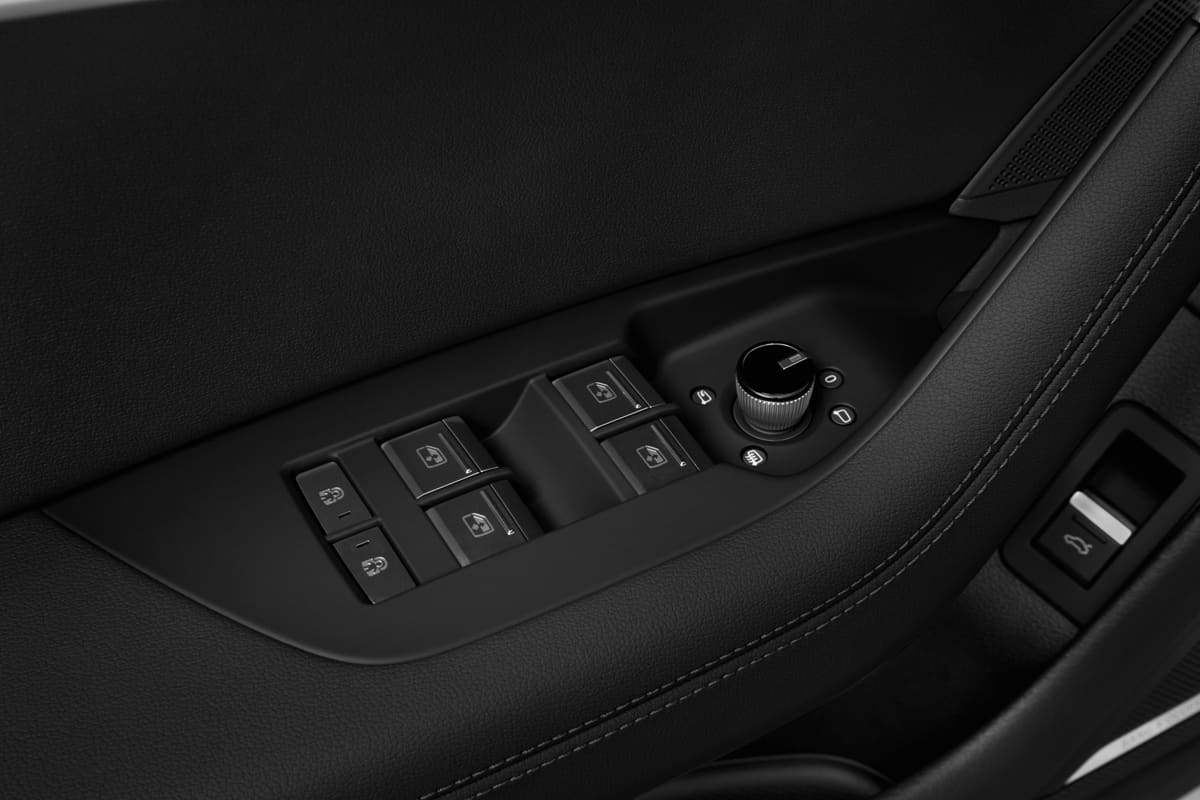 Türsteuerung eines Audi A6 Limousine e-hybrid 