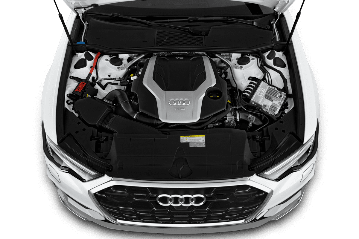 Motorraum eines Audi A6 Limousine e-hybrid 