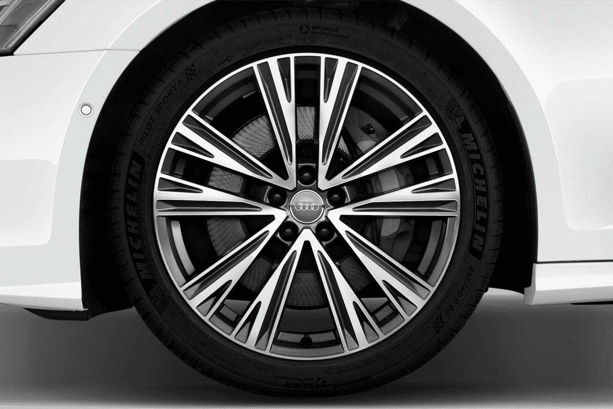 Radkappe oder Felge eines Audi A6 Limousine e-hybrid 