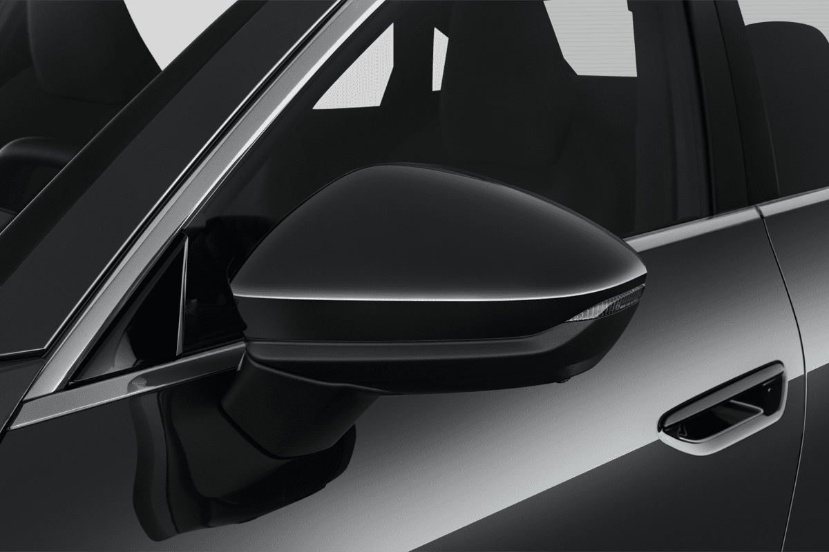 Rückspiegel eines Audi A6 Limousine 