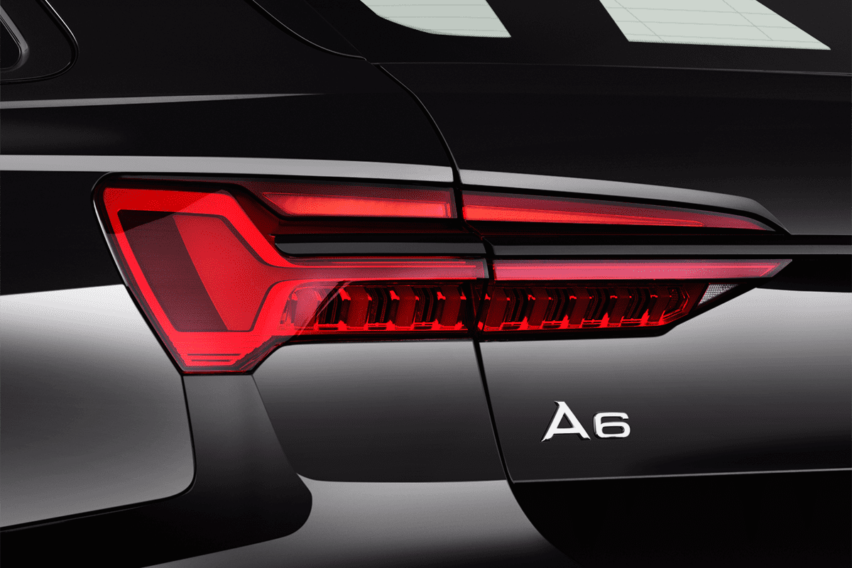 Heckleuchten eines Audi A6 Avant e-hybrid