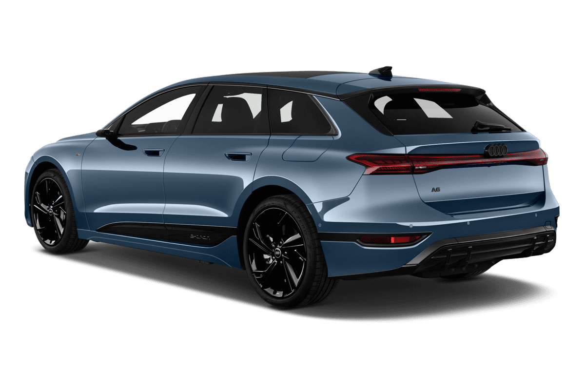 Schräge Heckansicht eines Audi A6 Avant e-tron, freigestellt