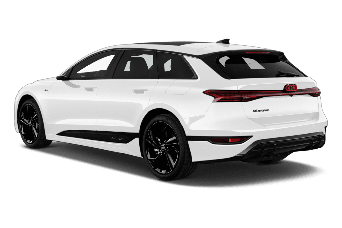 Schräge Heckansicht eines Audi A6 Avant e-tron, freigestellt