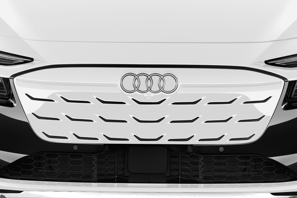 Kühlergrill eines Audi A6 Avant e-tron