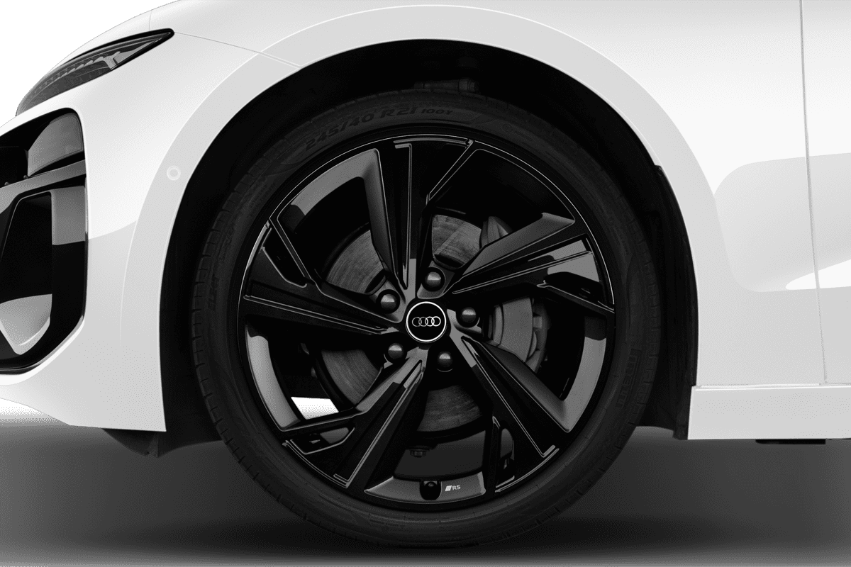 Radkappe oder Felge eines Audi A6 Avant e-tron