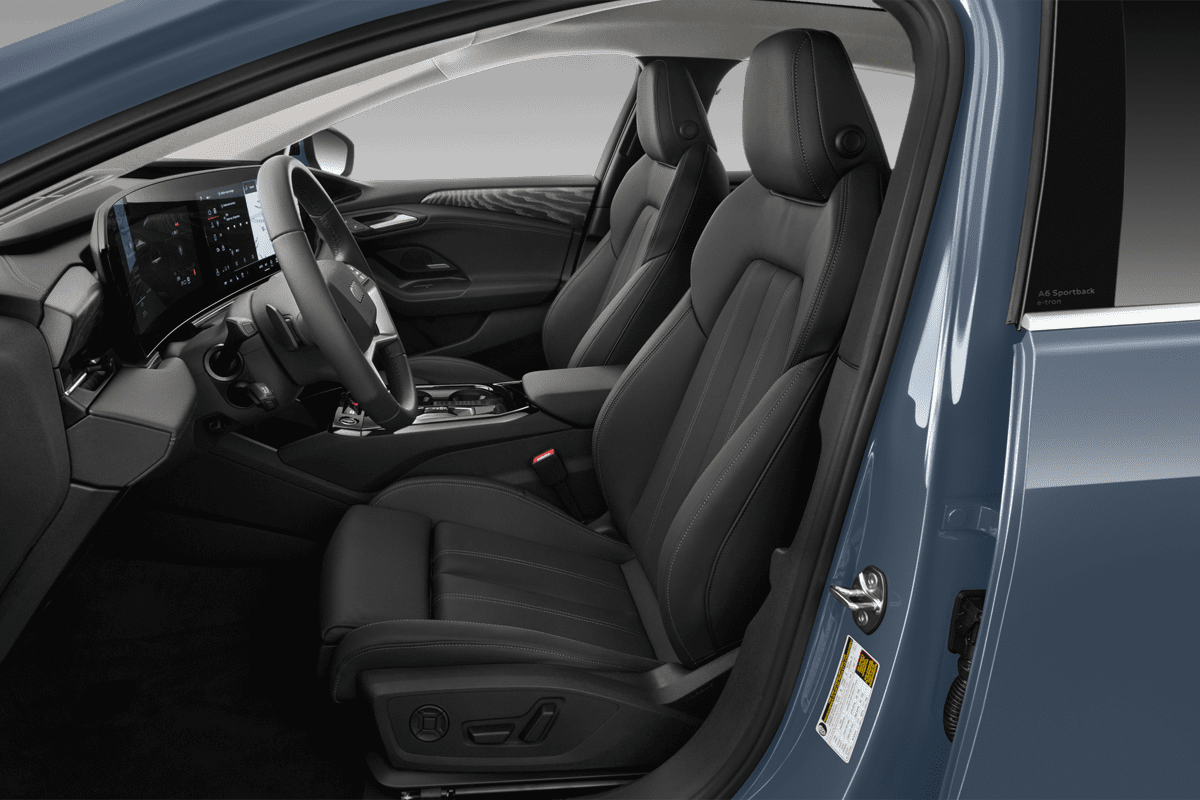 Vordersitze eines Audi A6 Sportback e-tron 