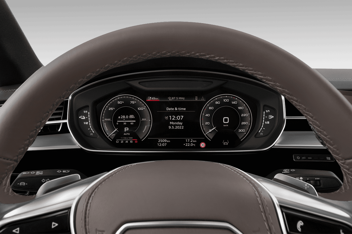 Kombiinstrument eines Audi A8