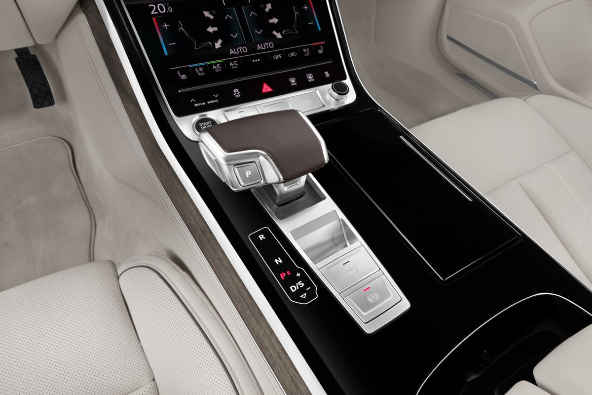 Schaltknüppel eines Audi A8 TFSI e