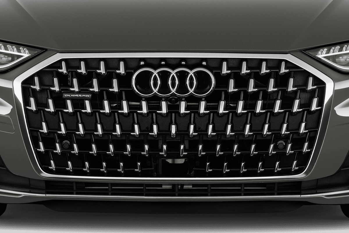 Kühlergrill eines Audi A8 TFSI e