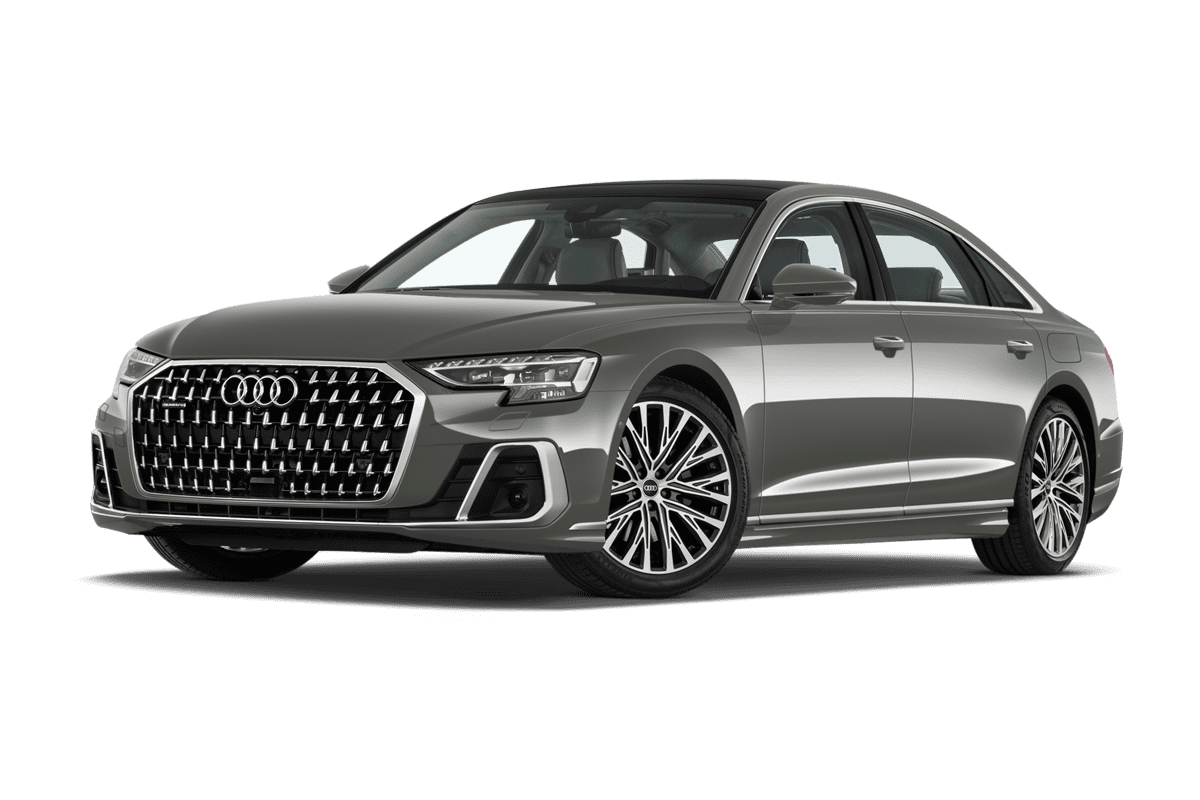 Tiefe, schräge Heckansicht eines Audi A8 TFSI e, freigestellt