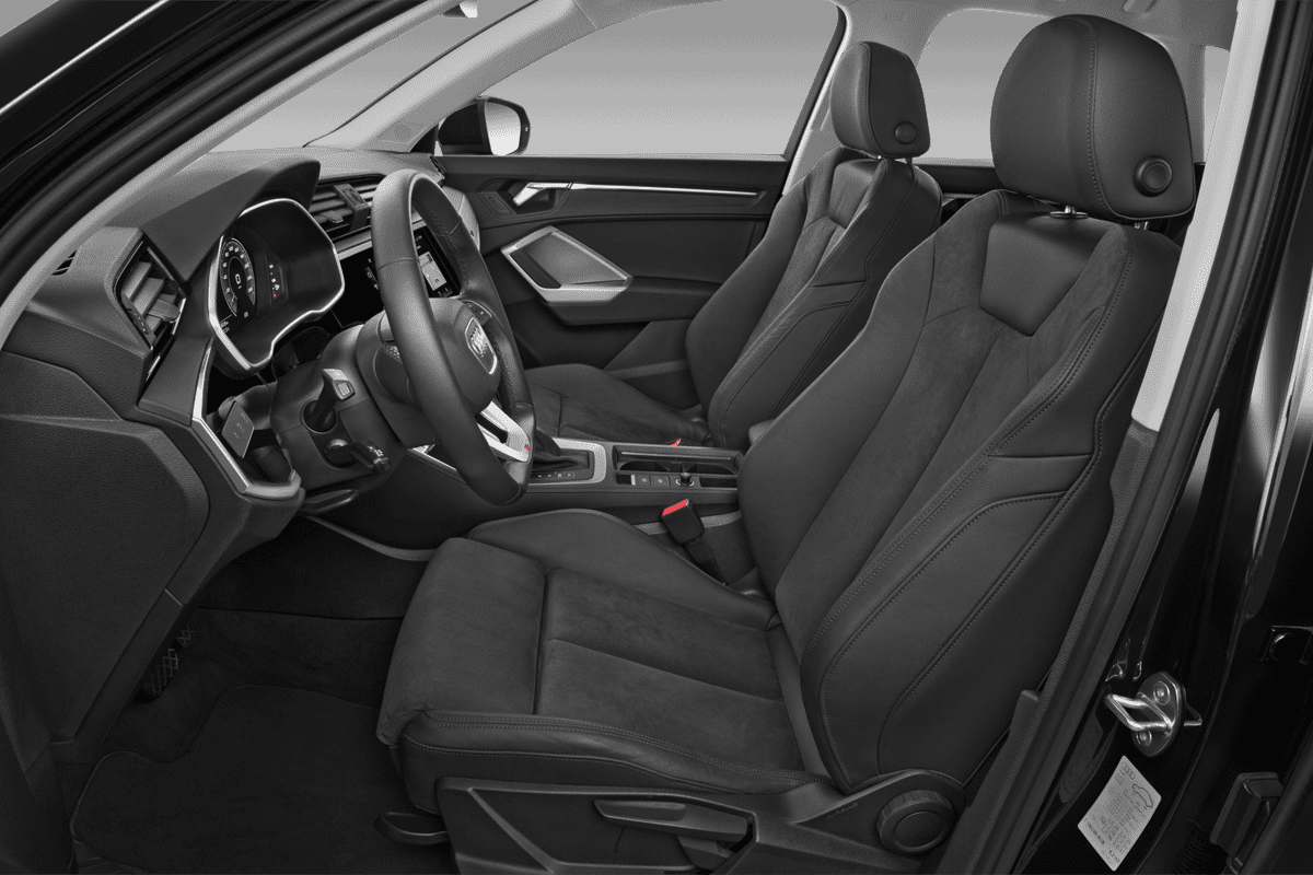 Vordersitze eines Audi Q3 SUV (neues Modell)