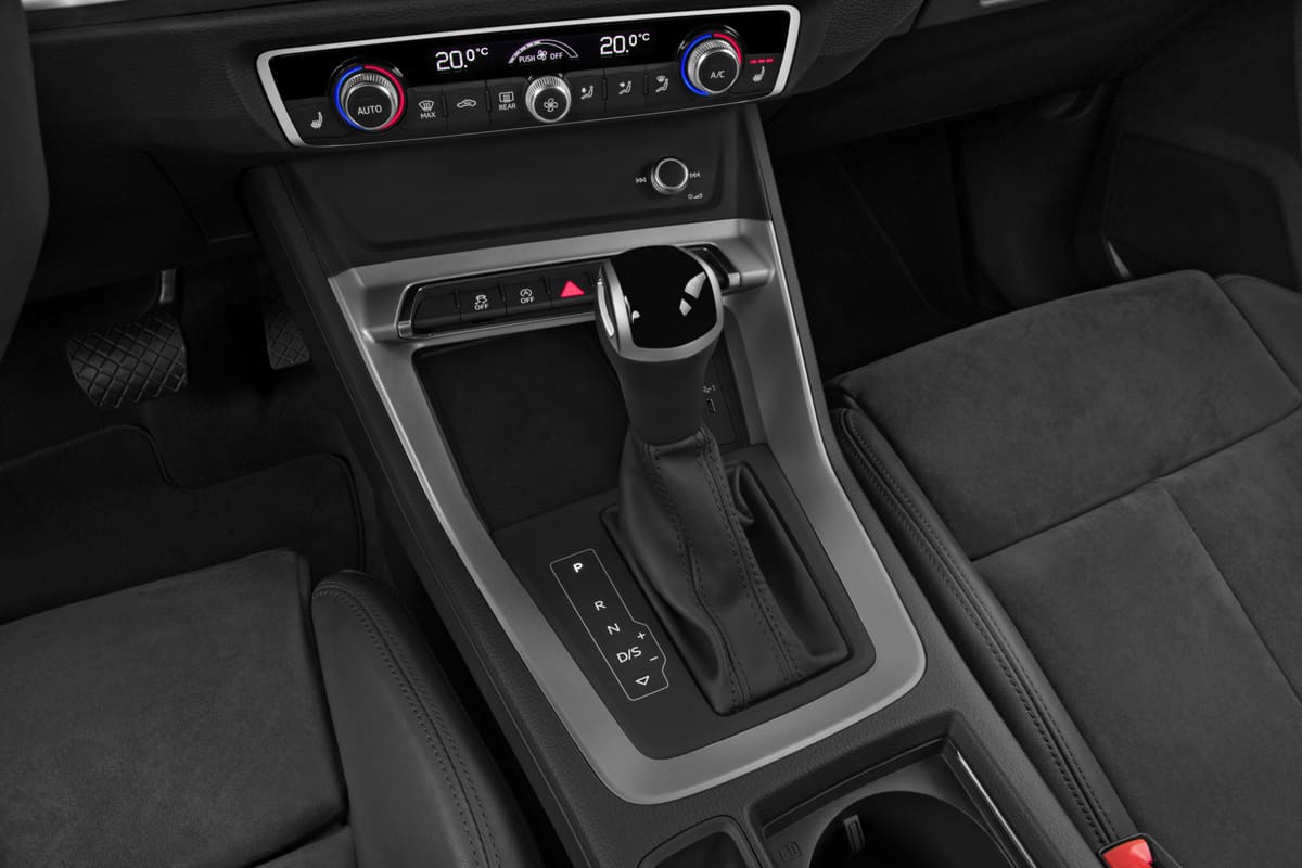Schaltknüppel eines Audi Q3 SUV (neues Modell)