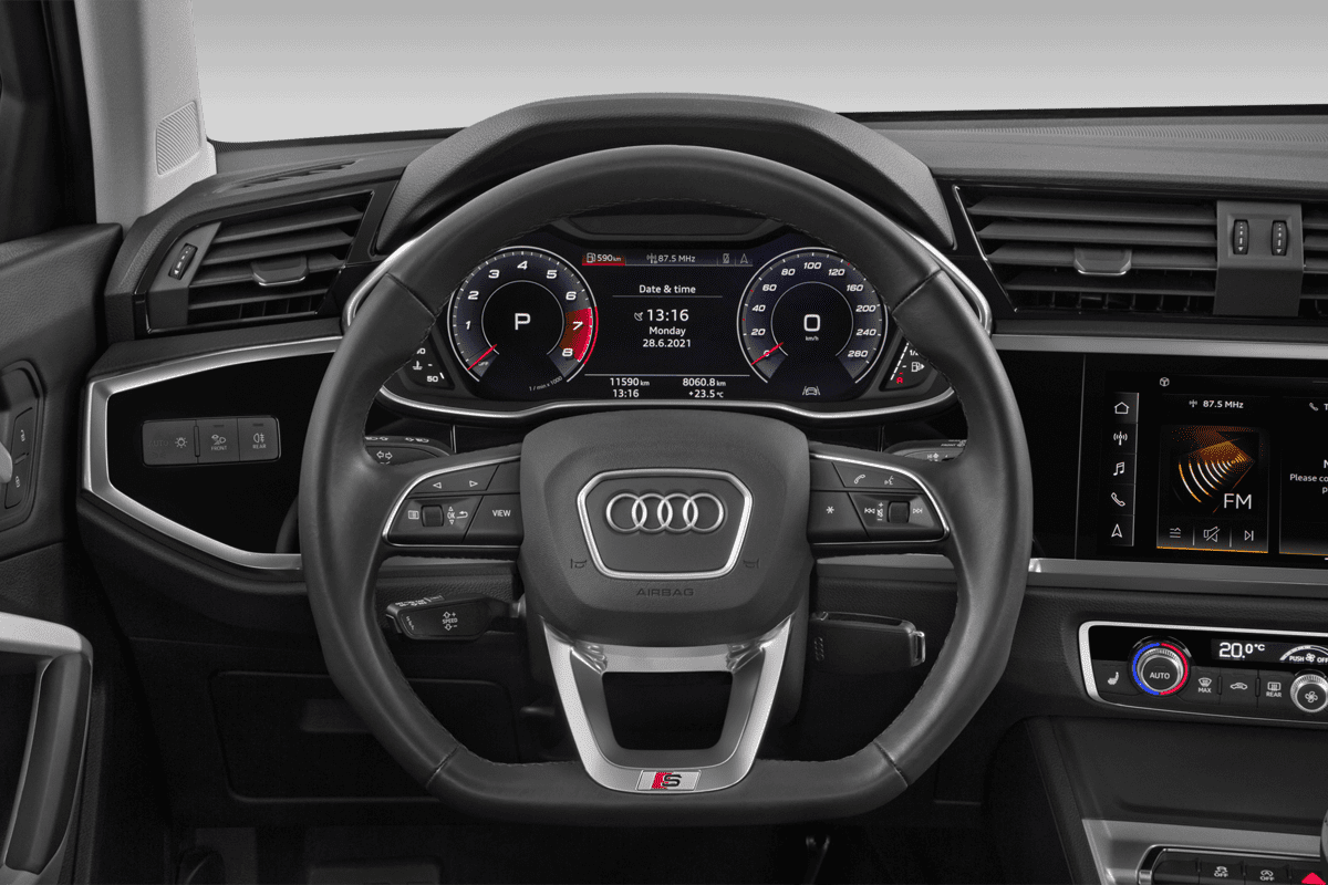 Lenkrad eines Audi Q3 SUV (neues Modell)