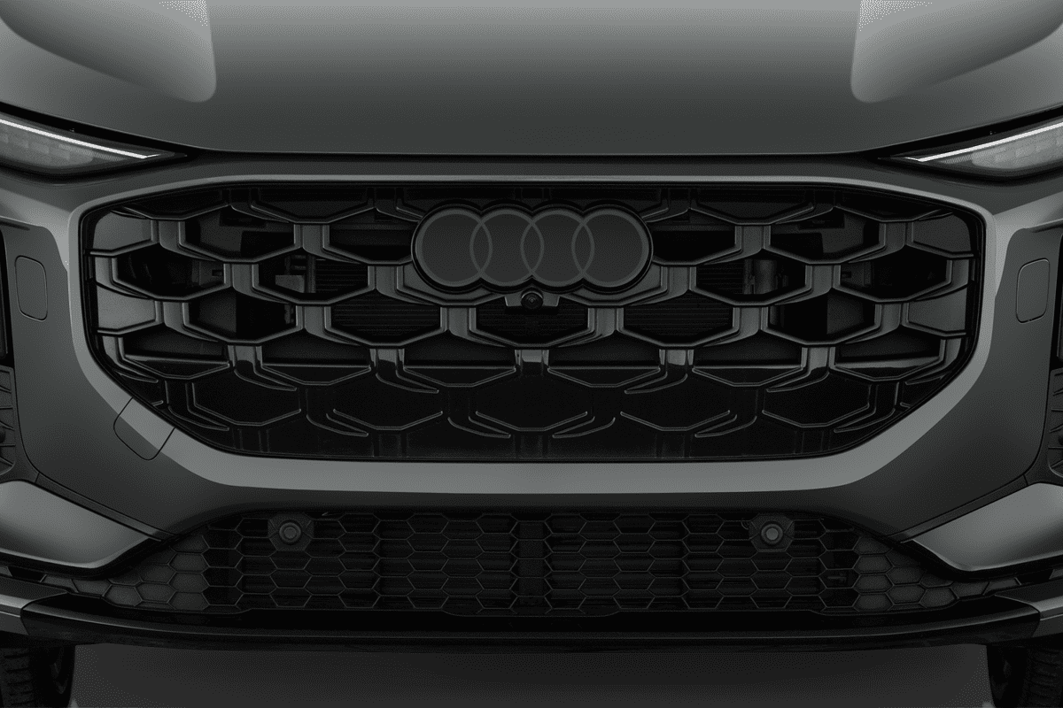 Kühlergrill eines Audi Q3 SUV (neues Modell)
