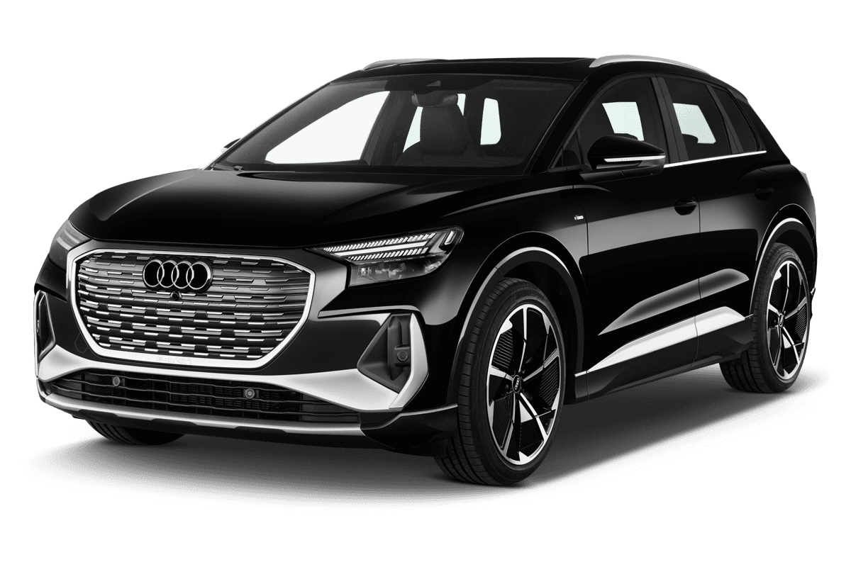 Schräge Frontansicht auf einen Audi Q4 e-tron, freigestellt
