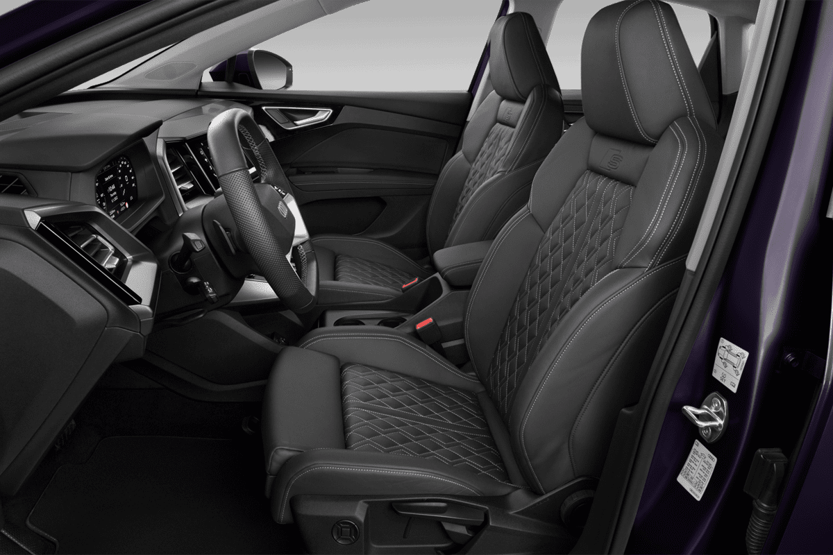 Vordersitze eines Audi Q4 Sportback e-tron