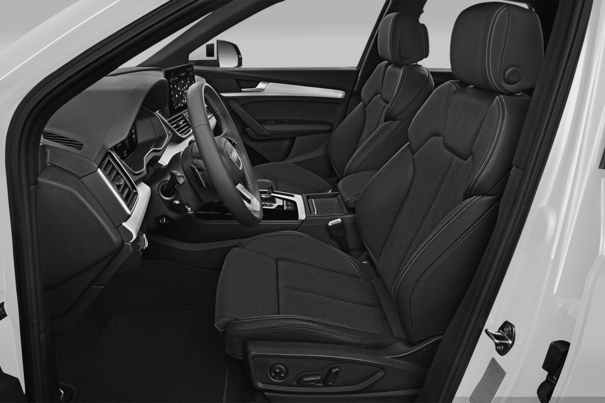 Vordersitze eines Audi Q5 SUV (neues Modell)
