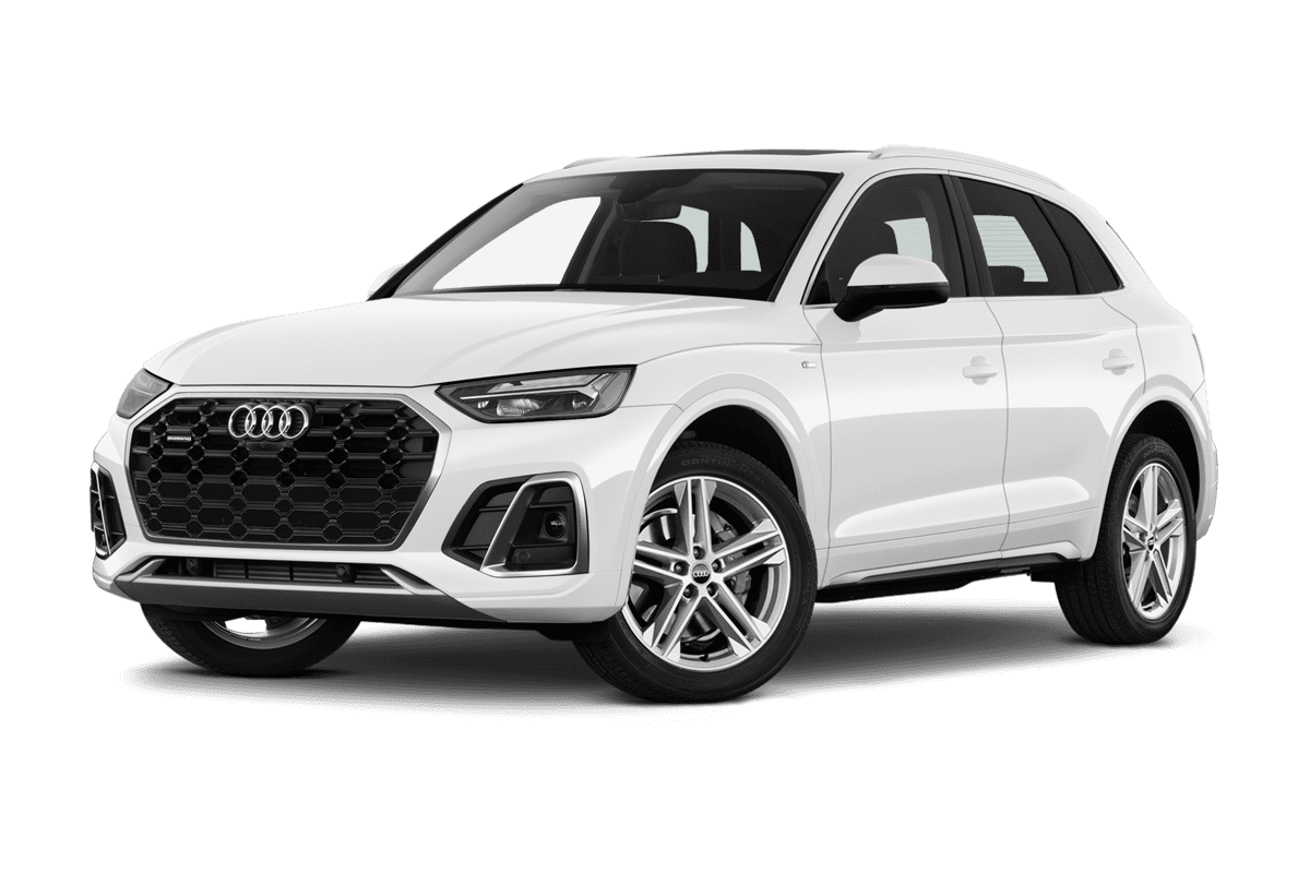 Tiefe, schräge Heckansicht eines Audi Q5 SUV (neues Modell), freigestellt