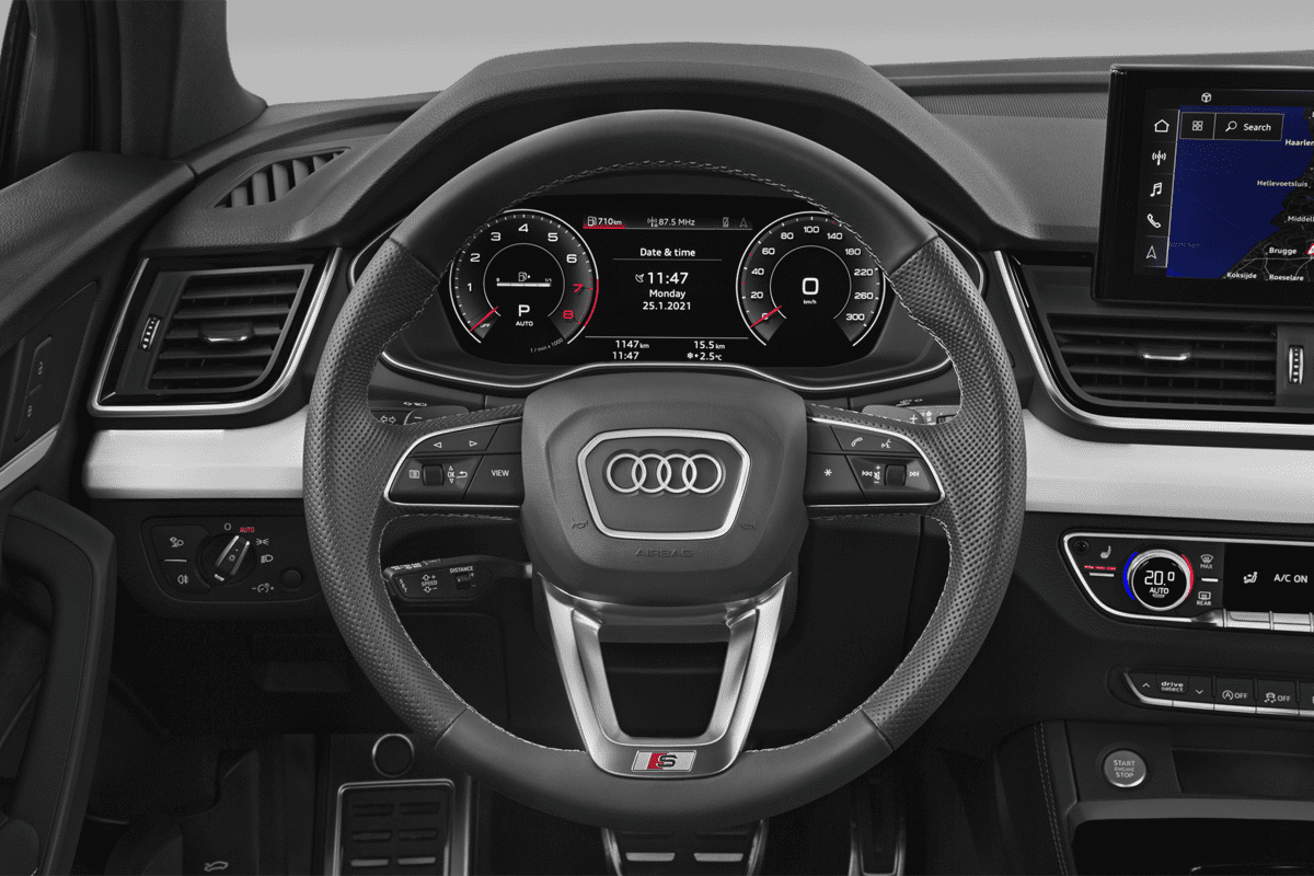 Lenkrad eines Audi Q5 SUV (neues Modell)