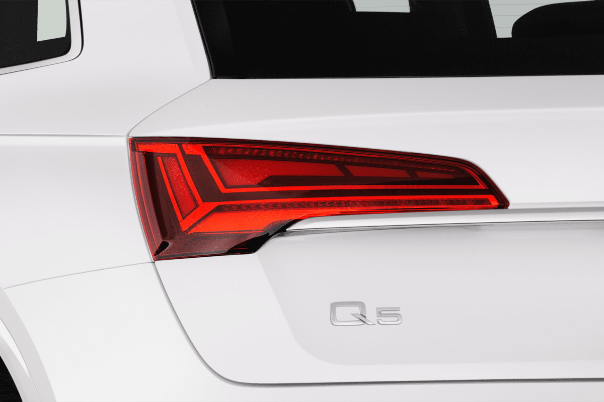 Heckleuchten eines Audi Q5 SUV (neues Modell)