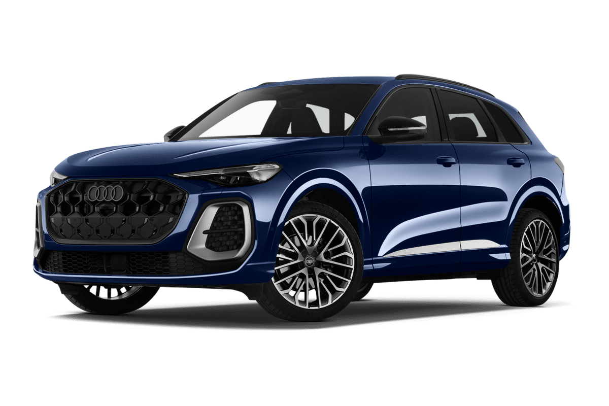 Tiefe, schräge Heckansicht eines Audi Q5 SUV , freigestellt