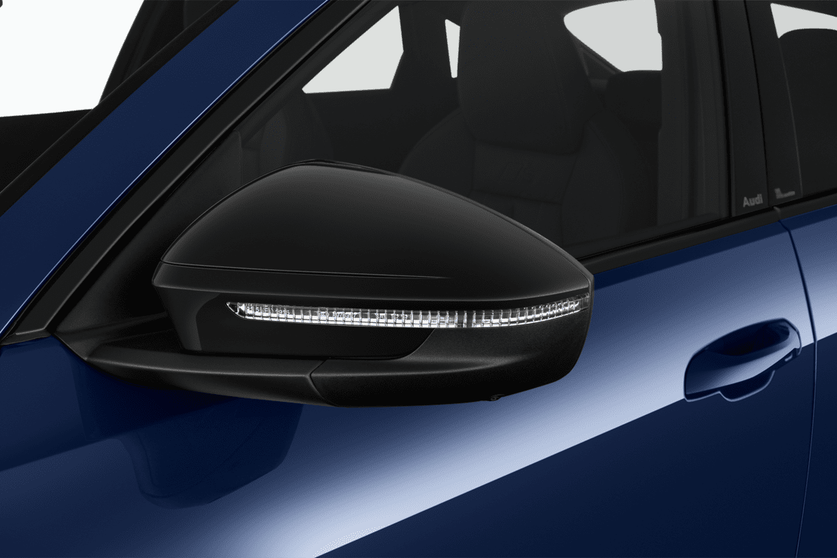 Rückspiegel eines Audi Q5 SUV