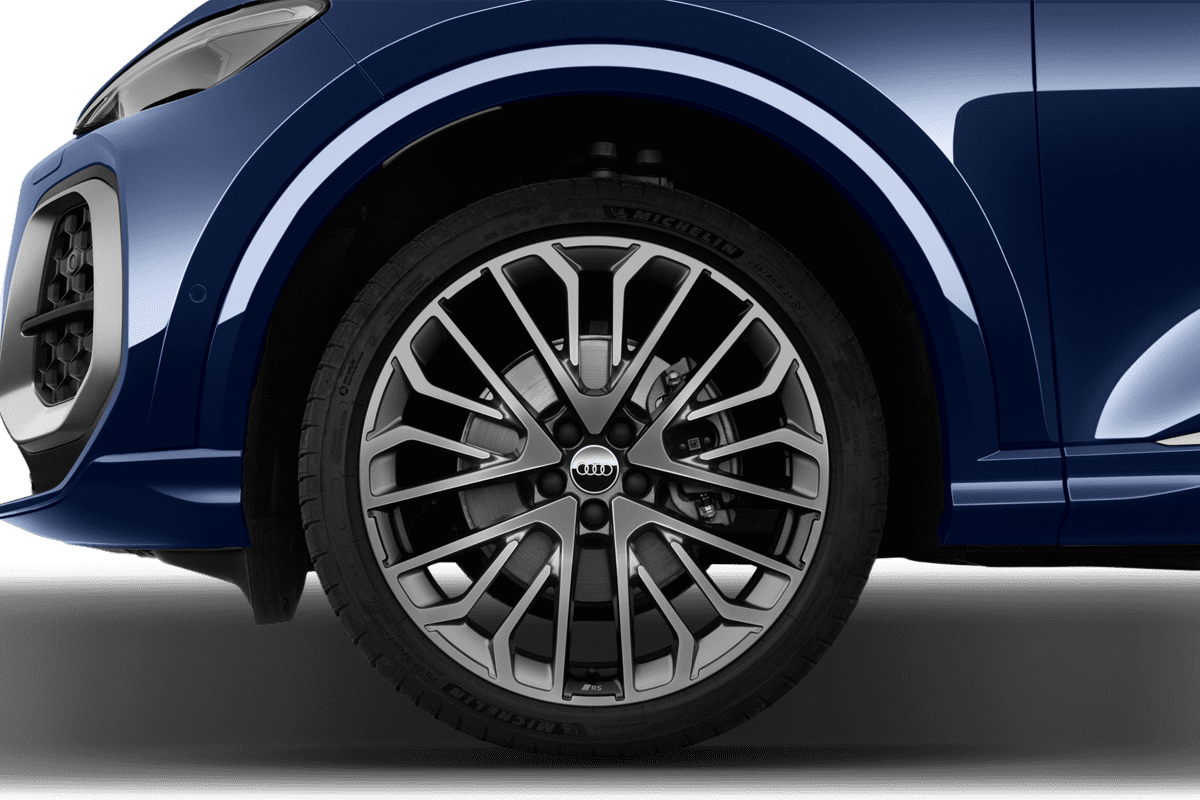 Radkappe oder Felge eines Audi Q5 SUV