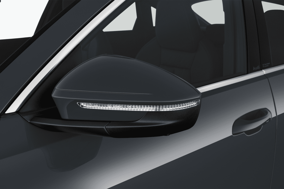 Rückspiegel eines Audi Q5 Sportback 