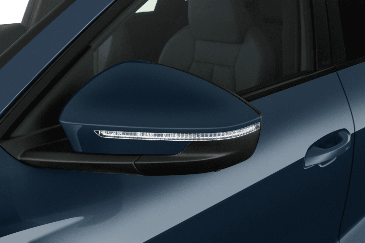 Rückspiegel eines Audi Q6 SUV e-tron