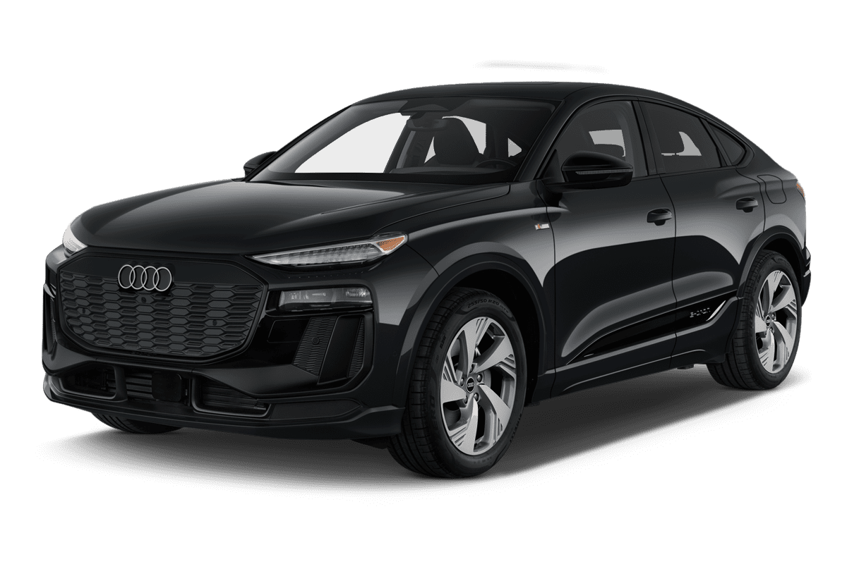 Schräge Frontansicht eines Audi Q6 Sportback e-tron, freigestellt