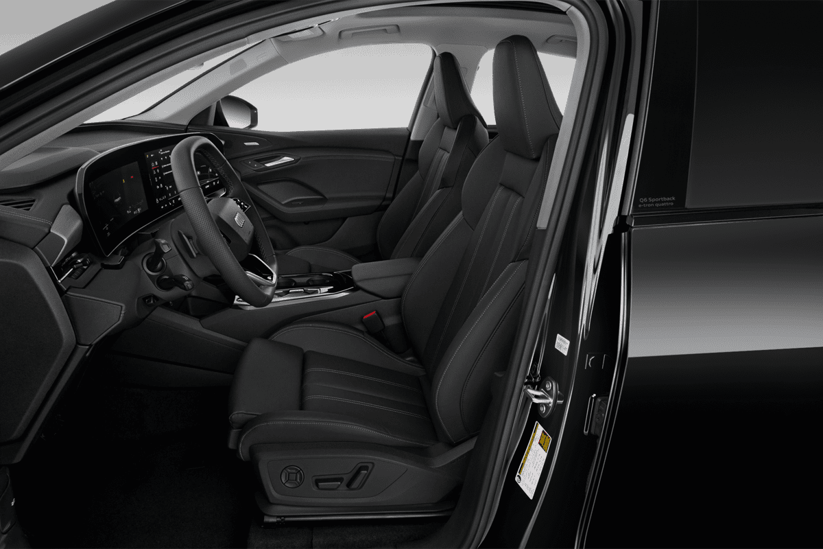 Vordersitze eines Audi Q6 Sportback e-tron