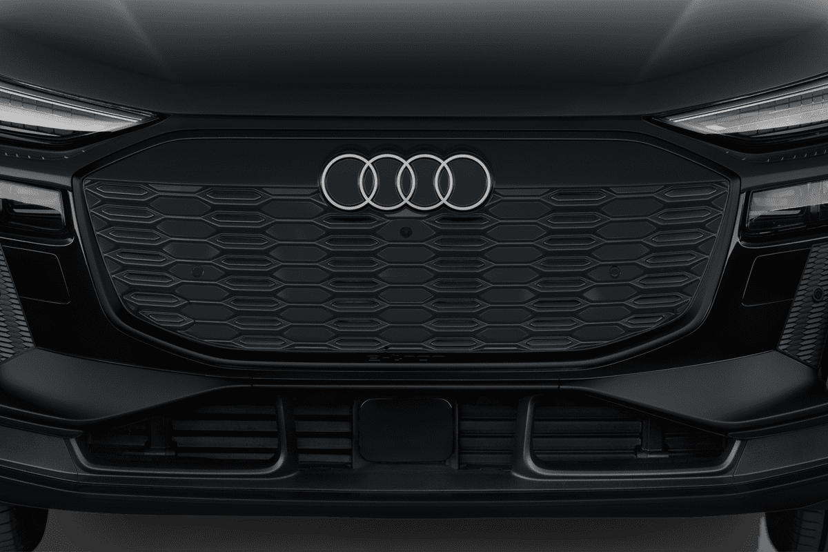 Kühlergrill eines Audi Q6 Sportback e-tron