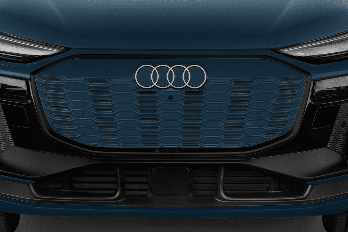 Kühlergrill eines Audi Q6 Sportback e-tron