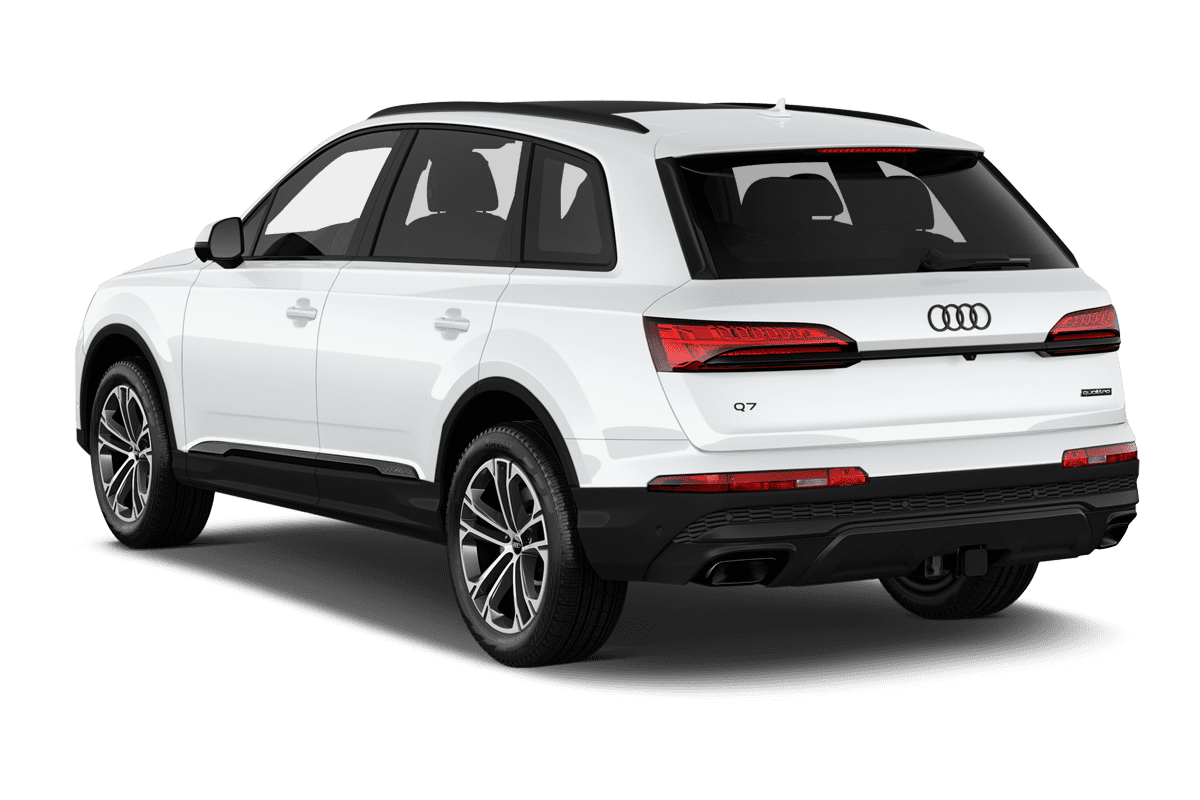 Schräge Heckansicht eines Audi Q7 SUV, freigestellt
