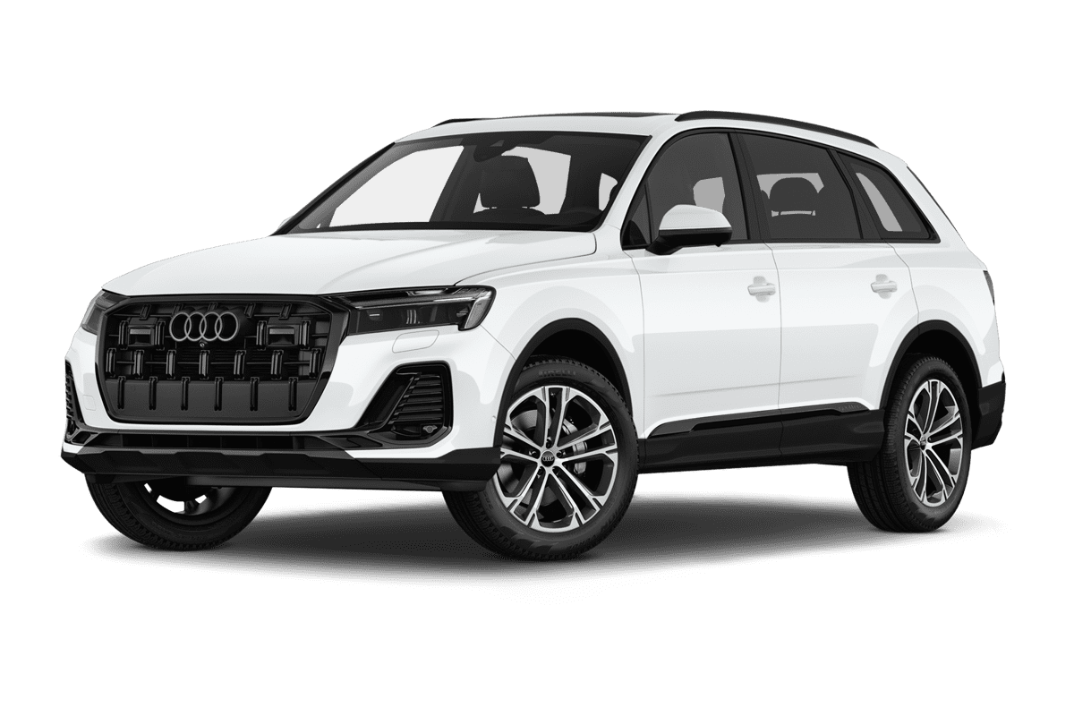 Tiefe, schräge Heckansicht eines Audi Q7 SUV, freigestellt