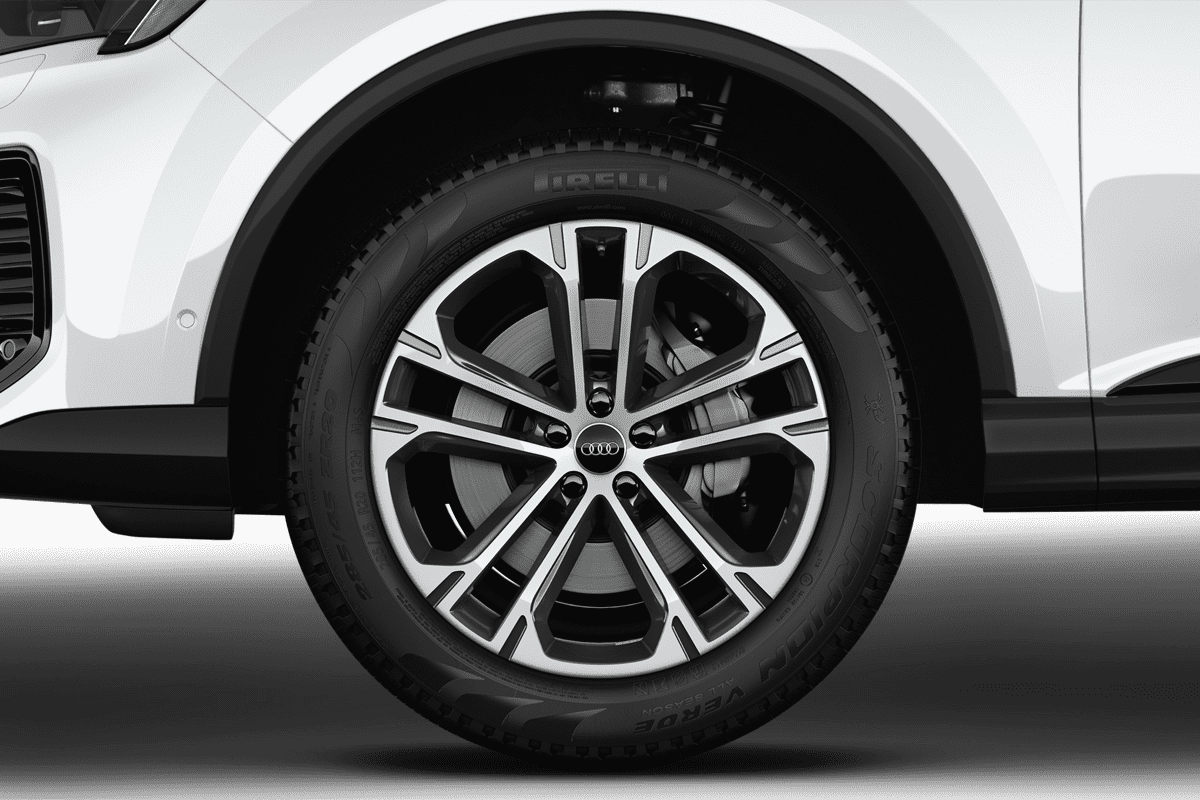 Radkappe oder Felge eines Audi Q7 SUV