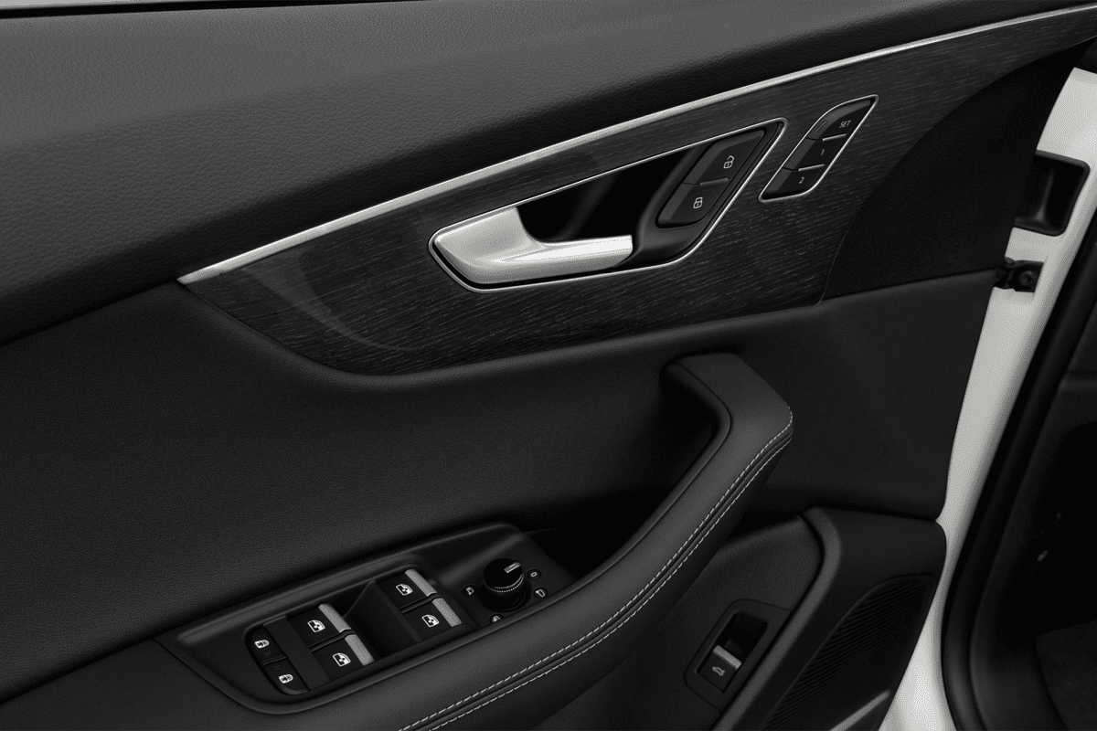 Türsteuerung eines Audi Q8 SUV TFSI e 