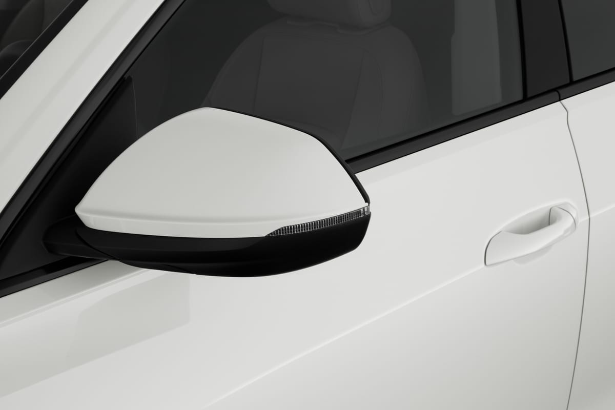 Rückspiegel eines Audi Q8 SUV TFSI e 