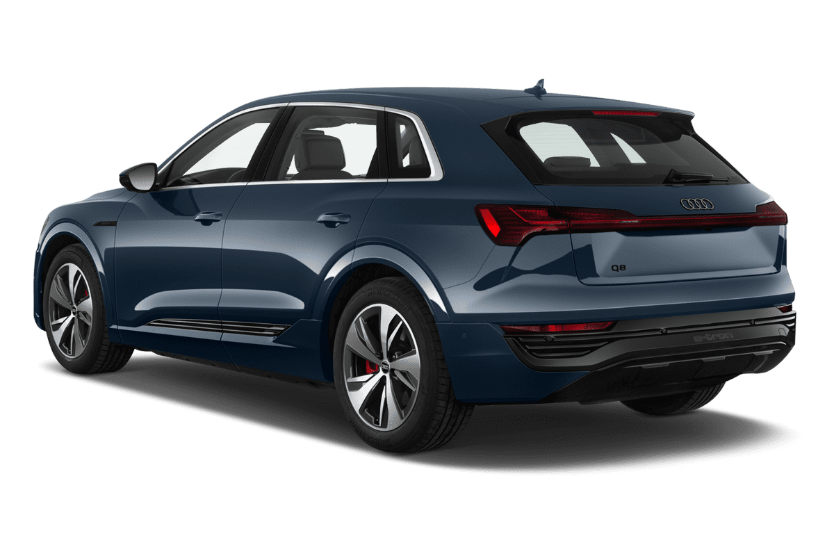 Schräge Heckansicht eines Audi Q8 e-tron, freigestellt