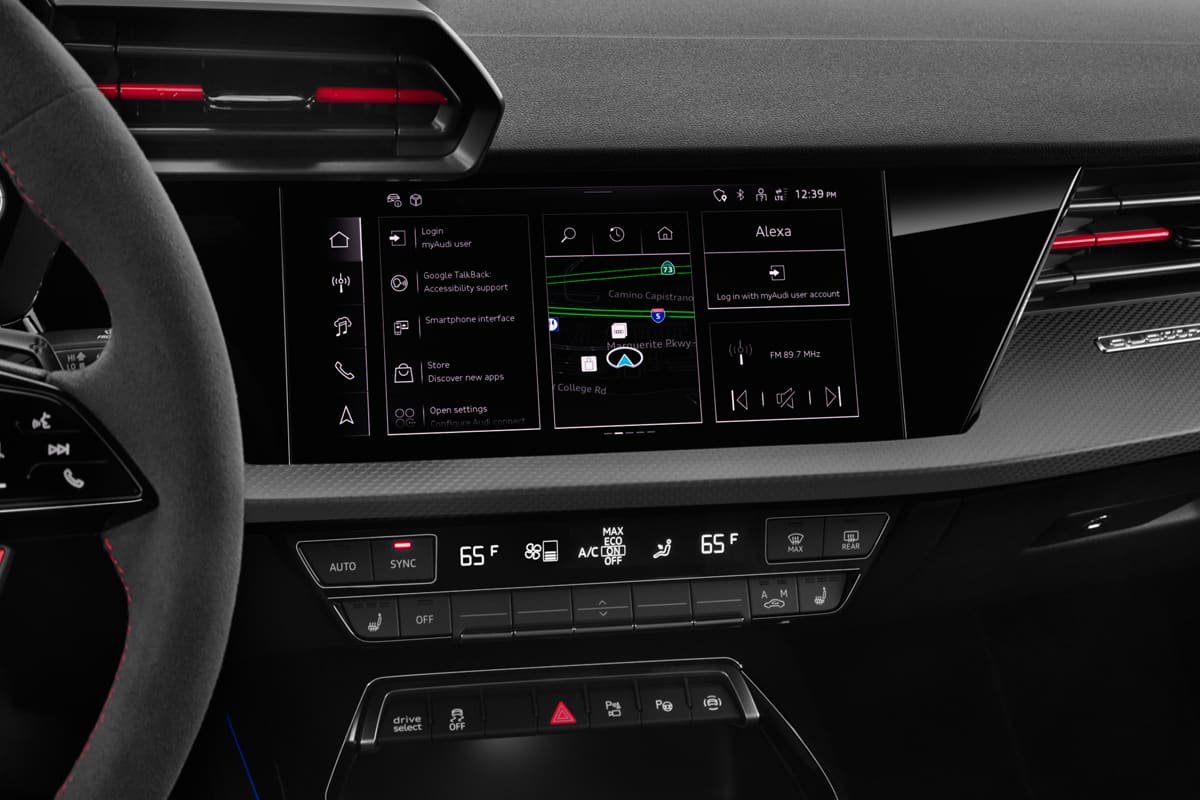 Mittelkonsole eines Audi RS3 Limousine