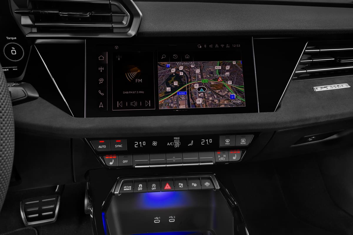 Mittelkonsole eines Audi RS3 Sportback 