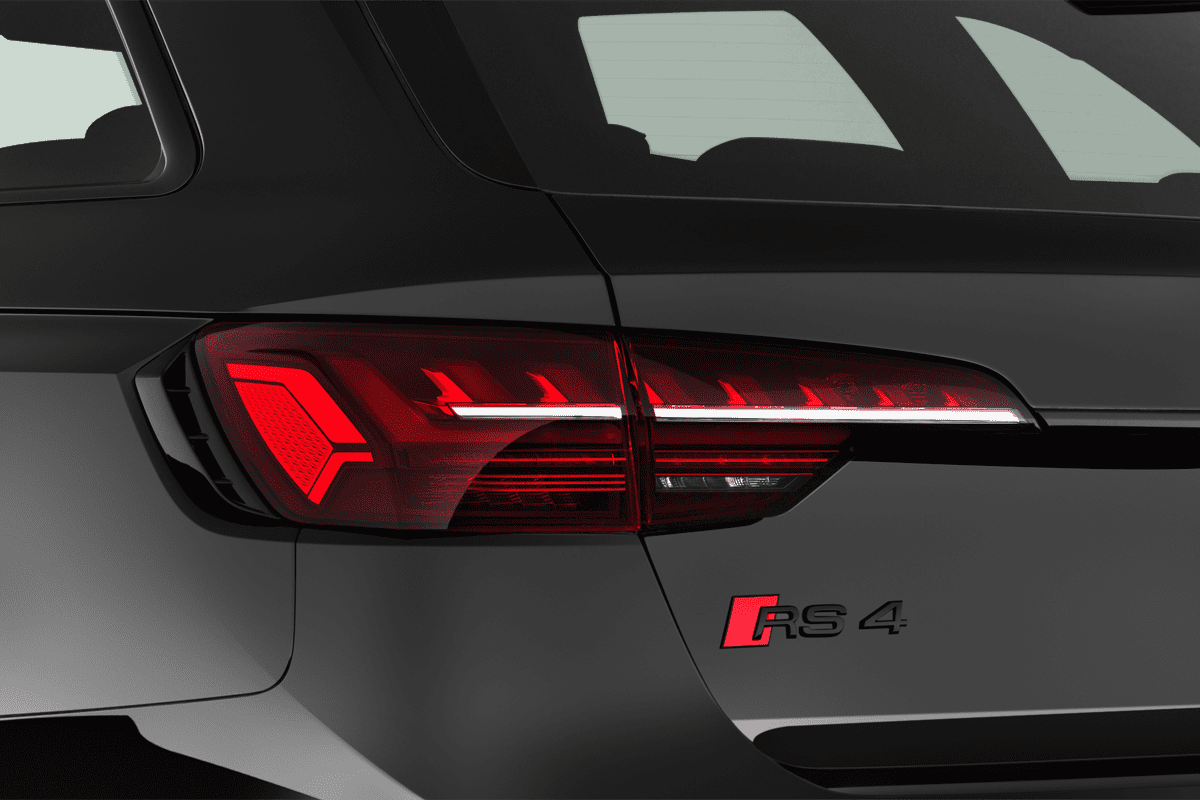 Heckleuchten eines Audi RS4 Avant