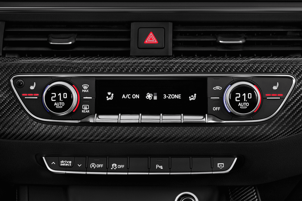 Klimasteuerung eines Audi RS5 Coupé