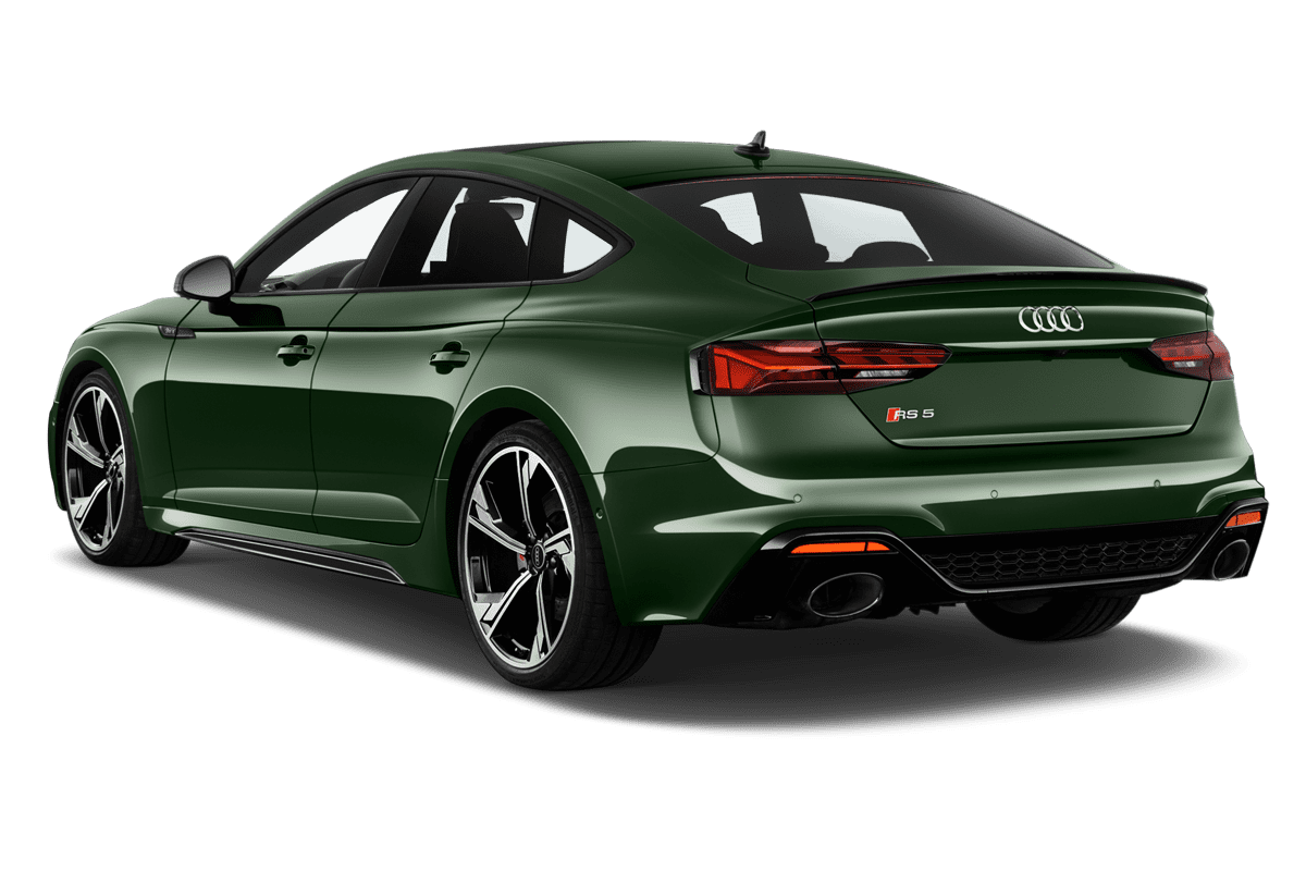 Schräge Heckansicht eines Audi RS5 Sportback, freigestellt