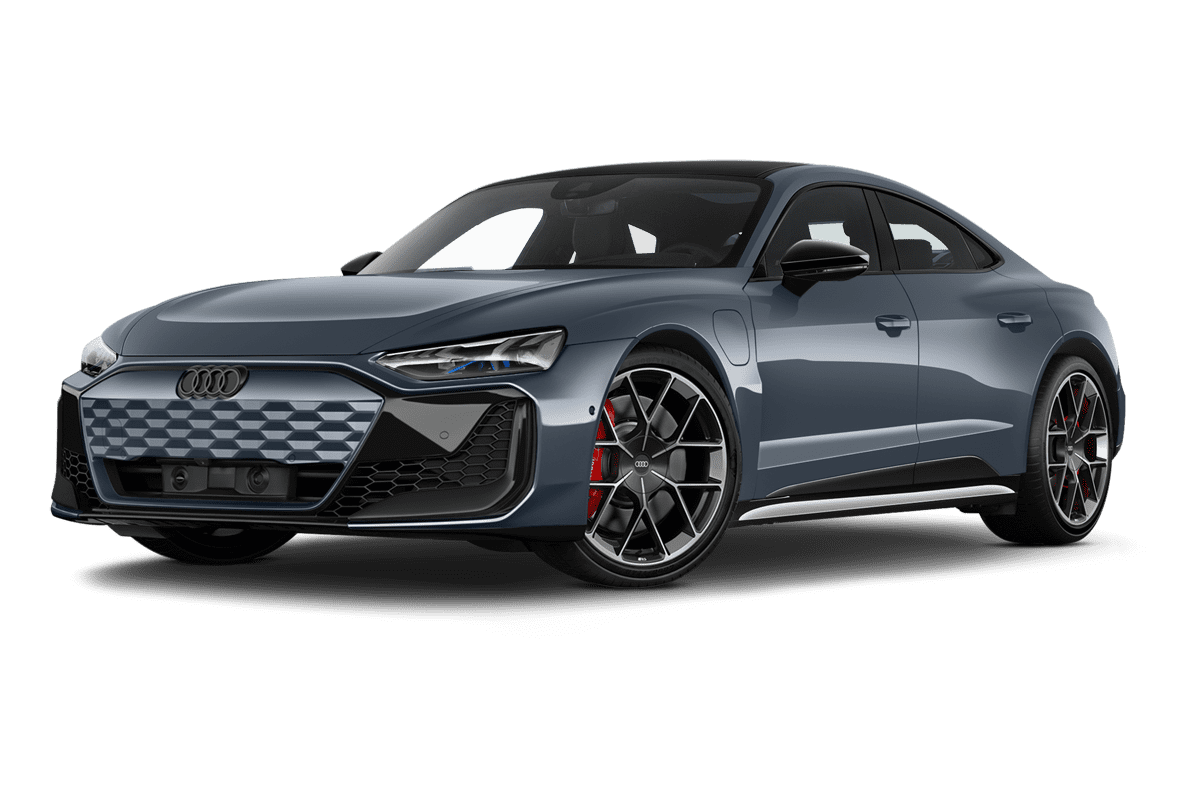 Tiefe, schräge Heckansicht eines Audi RS e-tron GT, freigestellt