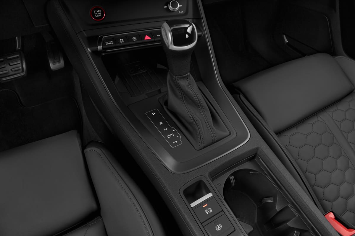 Schaltknüppel eines Audi RS Q3 Sportback