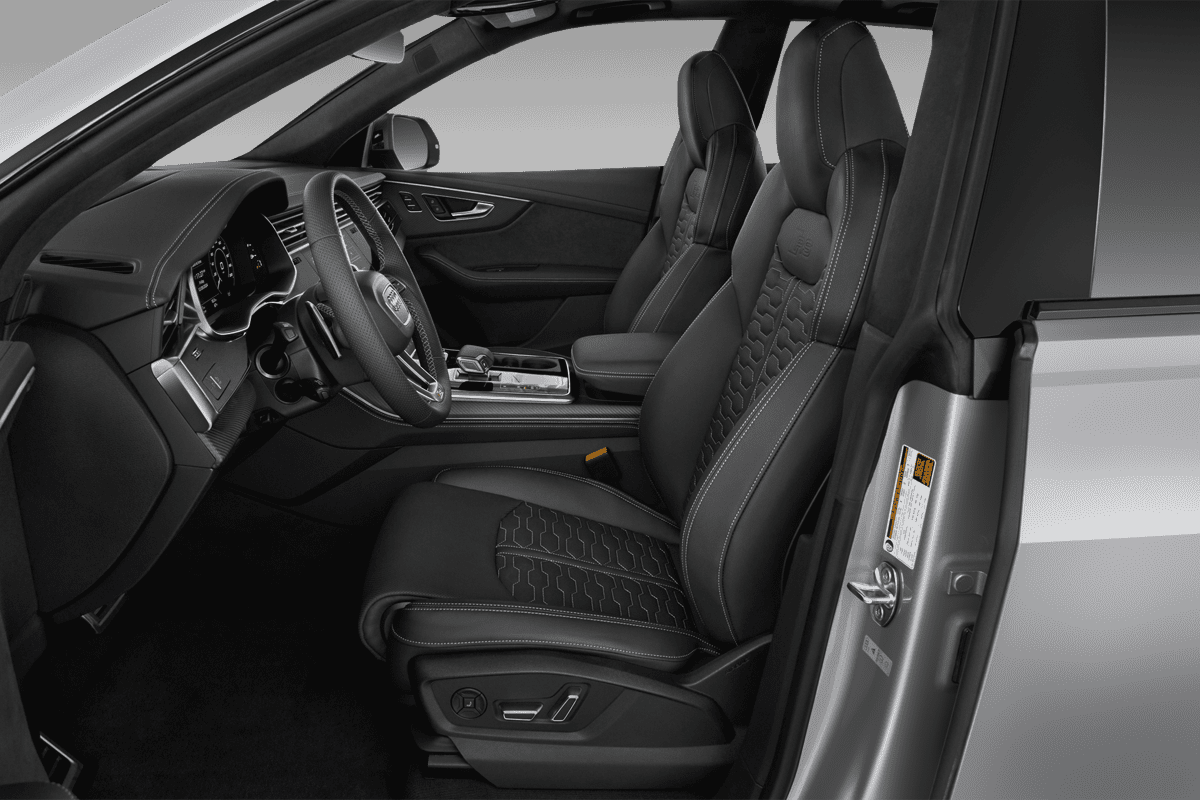 Vordersitze eines Audi RS Q8 SUV