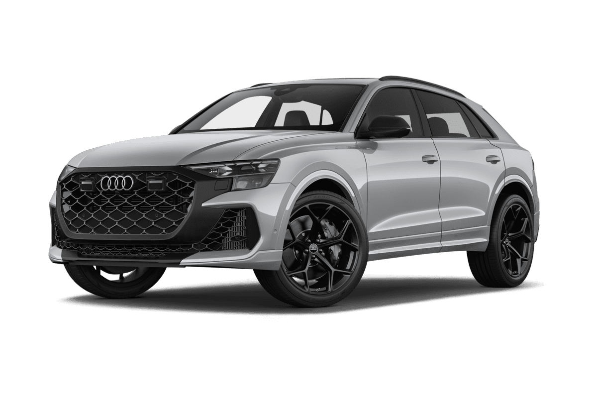 Tiefe, schräge Heckansicht eines Audi RS Q8 SUV, freigestellt