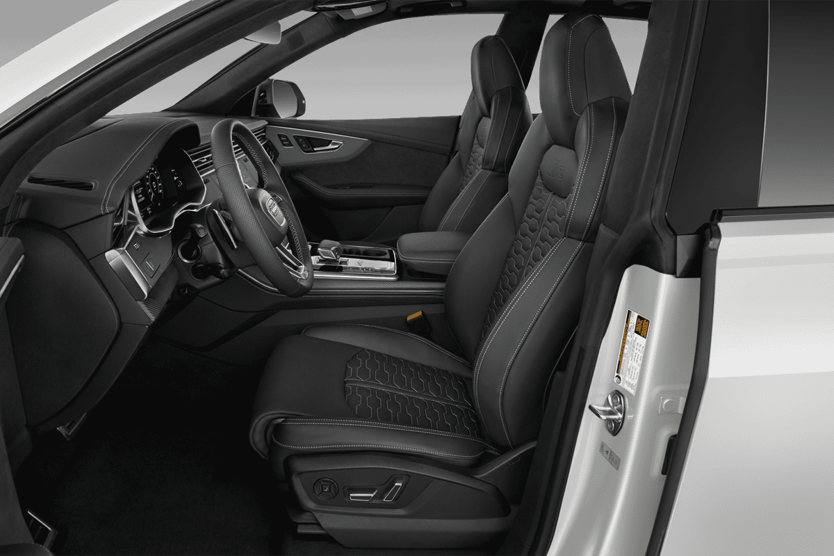 Vordersitze eines Audi RS Q8 SUV